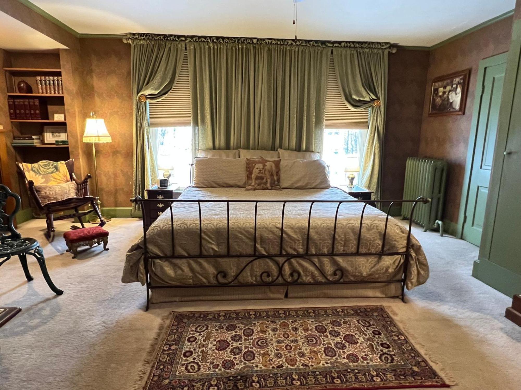 Astor House Bed & Breakfast