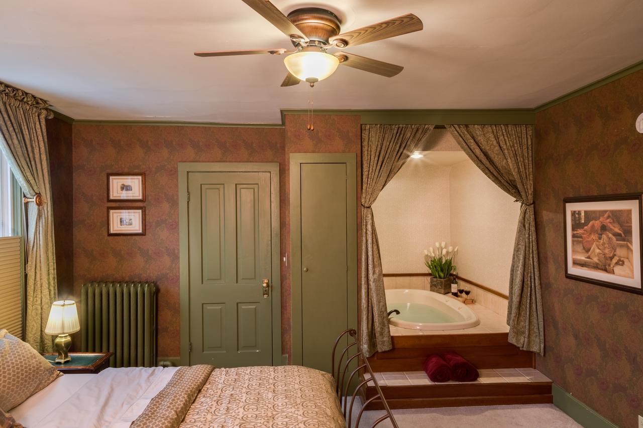 Astor House Bed & Breakfast 3*